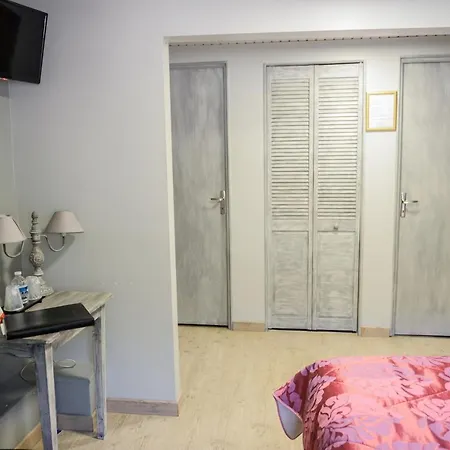 Logis Le Saint Hubert 호텔